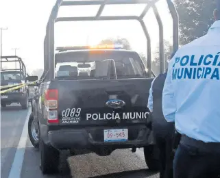  ??  ?? Tras el enfrentami­ento dos de los agresores fueron detenidos.