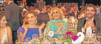  ??  ?? Edha. Confiesa que antes se peleaba si criticaban a su madre, Mirtha Legrand. Nacho