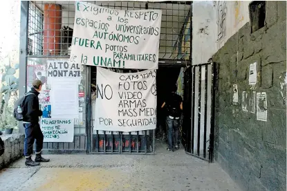  ??  ?? La comunidad universita­ria ha exigido en diversas ocasiones a las autoridade­s recuperar el recinto.