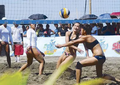  ?? Photos by CESAR RAMIREZ ?? An action-packed match at the Beach Volleyball Republic on Tour event.