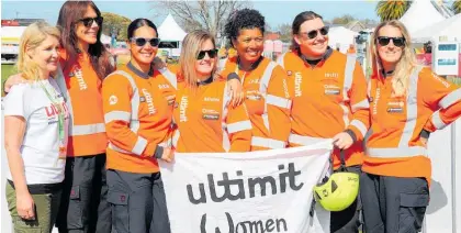  ?? ?? Connexis director Kaarin Gaukrodger (left) with the Ultimit team of Emily Flynn, Sarah Russell, Natasha Goodall, Juliet Fordyce, Laisa Pickering and Azra Wenzlick.