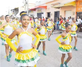  ?? CORTESíA ?? Una de las comparsas que bailó durante el desfile ‘Un río de gente’.
