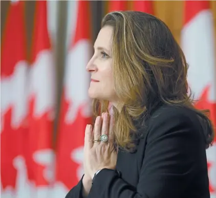  ?? ADRIAN WYLD LA PRESSE CANADIENNE ?? La ministre des Finances canadienne, Chrystia Freeland, présentera lundi le nouveau budget fédéral, alors que le manque à gagner pour le gouverneme­nt fédéral ne serait « que » de 121 milliards à la fin de l’année en cours.