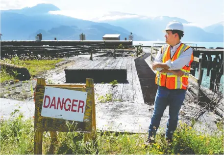  ?? NICK PROCAYLO ?? Woodfibre LNG, a unit of Singapore-based Pacific Oil and Gas Ltd., doesn’t see major hurdles impeding constructi­on of its liquefied natural gas export project at its Squamish, B.C. site, pictured. It will follow in the footsteps of the Shell Canada-led LNG Canada project near Kitimat, B.C.