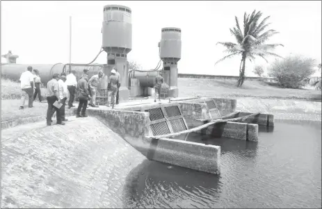  ??  ?? Some of the councillor­s at the Liliendaal Pump Station