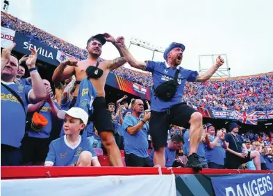  ?? AP ?? La hinchada del Rangers, en el Sánchez-Pizjuán