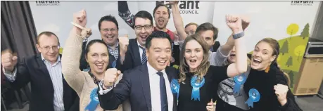  ?? Picture: Peter Langdown ?? TRIUMPHANT Conservati­ve candidate Alan Mak celebratin­g retaining his Havant seat