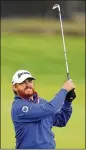  ?? YONG TECK LIM / GETTY IMAGES ?? J.B. Holmes made a holein-one and ended with a one-shot lead over Jordan Spieth after the Genesis Open’s first round in L.A.