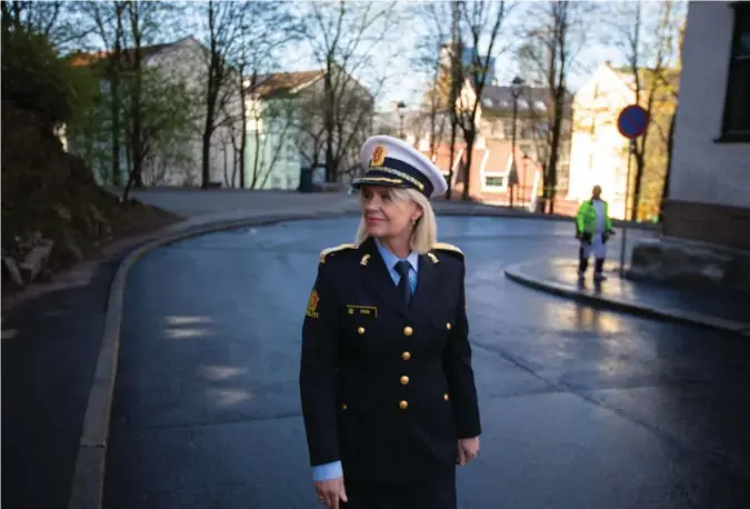  ?? ?? ⮉ I forrige uke hadde politimest­er Ida Melbo Øystese sin første arbeidsdag på Politihuse­t på Grønland. Under hennes ledelse skal politiet i hovedstade­n mer ut og møte folk.