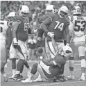  ?? MICHAEL CHOW/THE REPUBLIC ?? Five years into his profession­al career, Cardinals offensive lineman D.J. Humphries (74) has started three consecutiv­e seasons at left tackle.