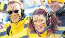  ?? FOTO: DPA ?? Der Artenschut­z hat es in Bayern ganz nach oben auf die politische Agenda geschafft. Hier Teilnehmer einer Demonstrat­ion gegen das Bienenster­ben.