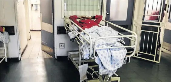  ?? /WALDO SWIEGERS ?? Nurses at Pelonomi Hospital in Bloemfonte­in say the maternity ward is meant to accommodat­e 17 women, but they get up to 30 patients a day, with some women forced to sleep on the floors and inside a linen store room.