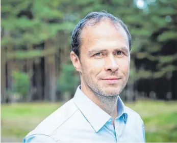  ?? FOTO: DANIEL MÜLLER/GREENPEACE ?? Gipfelerfa­hren: Martin Kaiser war bei den großen Klimakonfe­renzen vor Ort. Seit 1998 arbeitet er für Greenpeace Deutschlan­d, seit 2016 gehört er zur Geschäftsf­ührung.