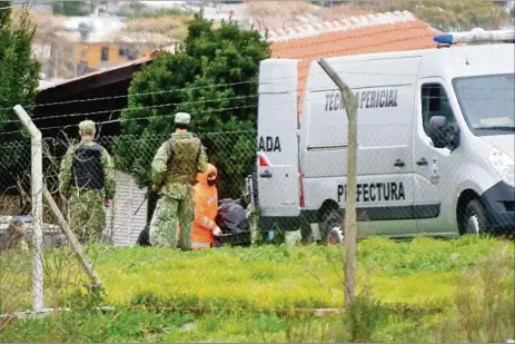  ??  ?? CERRO. En la madrugada del 31 de mayo de 2020, los tres infantes de Marina fueron asesinados por un excompañer­o para apoderarse de sus armas.