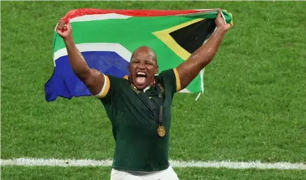  ?? Mickael Chavet / Zuma / Panoramic ?? Le talonneur sud-africain Bongi Mbonambi au Stade de France après le doublé mondial des Boks.