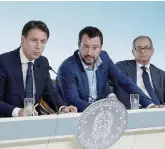  ?? Ansa ?? Tafazzismo Il premier Giuseppe Conte, il vice Matteo Salvini e il ministro dell’Economia, Giovanni Tria