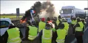  ?? (Photo AFP) ?? Le dépôt de La Rochelle a été bloqué hier.