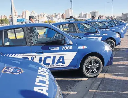  ?? (LA VOZ / ARCHIVO) ?? Directa. En los últimos 11 meses, se compraron más de 500 vehículos (autos, pick ups y motos) sin licitación, por razones de urgencia y con el amparo de la Emergencia en Seguridad decretada por la Nación.