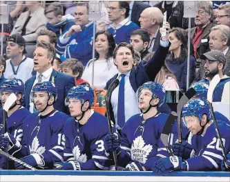  ?? CANADIAN PRESS FILE PHOTO ?? Leafs coach Mike Babcock reacts during third-period action against the Bruins in Toronto last Thursday.
