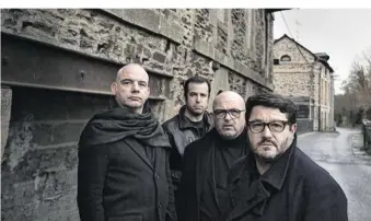  ?? © Yves Bigot. ?? De gauche à droite : le Lézardrivi­en Yann Even (guitare), David Cadoret (basse), Philippe Kervella (batterie), Gilles Le Guen (chant).