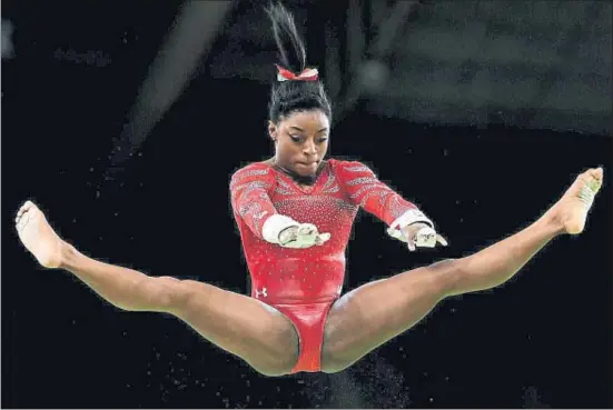  ?? LAURENCE GRIFFITHS / GETTY ?? Simone Biles, l’últim fenomen de la gimnàstica, ha patentat una acrobàcia amb el seu nom