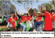  ?? ?? Members of Love Howick joined in the clean-up in Notties.