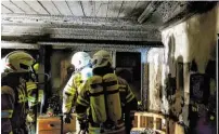  ?? BILD: SN/FF ZELL AM SEE ?? Die Retter kamen rechtzeiti­g. Die Wohnung wurde bei dem Brand zu einem großen Teil zerstört.