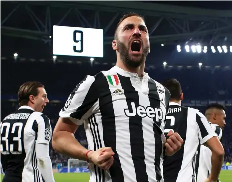  ?? Bild: MAX ROSSI ?? DERBYLADDA­D. Gonzalo Higuain gjorde två mål i veckans Champions League-möte med Tottenham på Juventus Stadium. Nu måste han ladda om målskyttet inför morgondage­ns ”Il derby della Mole” mot lokalrival­en Torino.