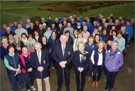  ??  ?? Incoming Captains with club members at the annual Castleisla­nd Captains’ Drive-In