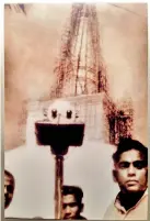  ??  ?? The Ruwanweli Seya in 1940 with H. Sri Nissanka standing on a platform near the Devatha Kotuwa ready to deliver his speech