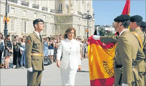  ?? EP ?? L’alcaldessa Ana Botella va jurar bandera dissabte passat a la plaça d’Oriente de Madrid