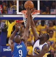  ?? JOSE CARLOS FAJARDO/TRIBUNE NEWS SERVICE ?? Draymond Green (23) blocks a shot by Oklahoma City's Serge Ibaka (9) on May 26, 2016 in Oakland.