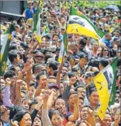  ?? AFP ?? Supporters of the Gorkha Janmukti Morcha party celebrate their victory in Kurseong last week