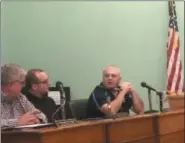  ?? NICHOLAS BUONANNO — DIGITAL FIRST MEDIA ?? Members of the Cohoes Common Council discuss allegation­s against Mayor Shawn Morse during a special meeting Monday night.