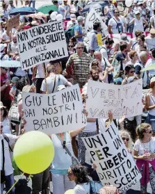  ?? LaPresse ?? La manifestaz­ione Ieri a Roma contro il decreto sui vaccini