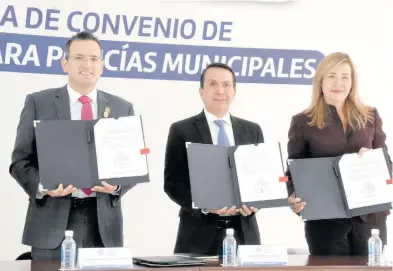  ?? ORACIO CHÁVEZ ?? El presidente municipal Marco Bonilla presidió la ceremonia del compromiso con la institució­n