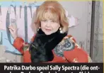  ??  ?? Patrika Darbo speel Sally Spectra (die ontslape Darlene Conley) se suster Shirley.