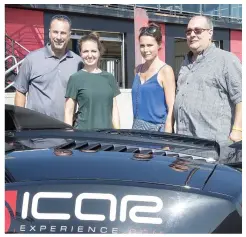  ?? PHOTOS : PIERRE-PAUL POULIN ?? Guy Lecourt, conseiller en publicité, Journal de Montréal, Andréanne St-Laurent, Andréanne Lemay et Michel Crevier, tous les trois de Groupe Entourage, ont appris le pilotage sportif.