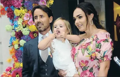  ?? KGC-201 / GTRES ?? Tamara Ecclestone, con esposo, Jay Rutland, y su hija, Sophia, en julio en Londres