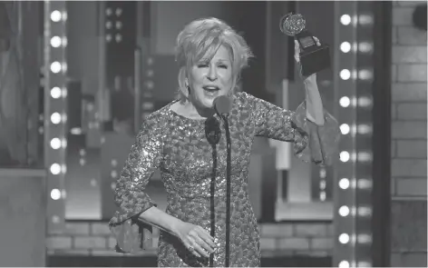 ?? PHOTOS BY ROBERT DEUTSCH, USA TODAY ?? Bette Midler wins the Tony for leading actress in a musical for Hello Dolly! on Sunday night at Radio City Music Hall.