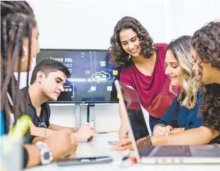  ?? DIVULGAÇÃO ?? Professora da Celso Lisboa desenvolve projeto com alunos: uma nova forma de ensinar e aprender