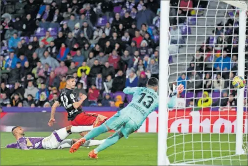  ?? ?? Guruzeta marcó el segundo gol del partido y sumó su tercer tanto de la temporada al Valladolid, tras marcar dos en San Mamés.