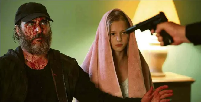  ?? Fotos Divulgação ?? Joaquin Phoenix e Ekaterina Samsonov em cena de ‘Você Nunca Esteve Realmente Aqui’, de Lynne Ramsay
