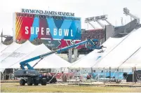  ?? DOUGLAS R. CLIFFORD TAMPA BAY TIMES ?? The usual economic take for a Super Bowl is somewhere between $300 million (U.S.) and $500 million for the host regions. Tampa Bay expects to get significan­tly less this year.