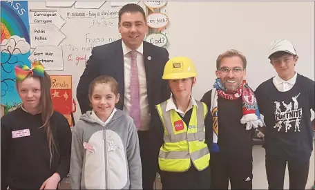  ??  ?? Candidates in the Glantane NS Presidenti­al Election from Mrs Foley’s room are with local County Councillor John Paul O’Shea. Candidates are JoJo Siwa, Thumper the Rabbit, Bob the Builder, Jurgen Klopp and Ali- A. A tight contest is expected!