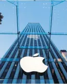  ?? Foto: AP Photo / Mark Lennihan ?? Apple kämpft vor Gericht gegen die turmhohe Nachzahlun­g.