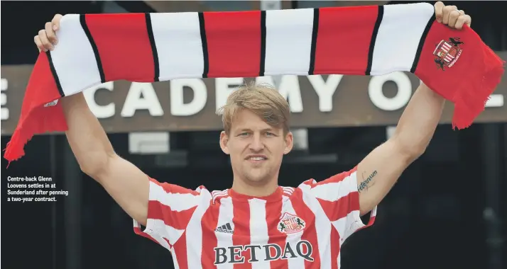  ??  ?? Centre-back Glenn Loovens settles in at Sunderland after penning a two-year contract.