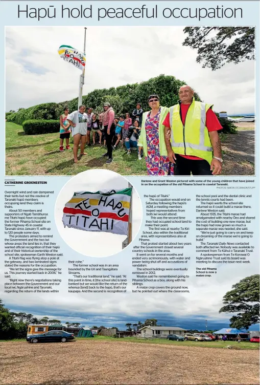  ?? PHOTOS: SIMON O’CONNOR/STUFF ?? Darlene and Grant Weston pictured with some of the young children that have joined in on the occupation of the old Pihama School in coastal Taranaki. The old Pihama School is now a maize crop.