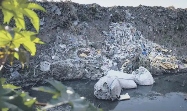  ??  ?? 0 Rubbish, including plastic packaging from UK supermarke­ts, was found in an illegal dumping ground in southern Turkey, one of at least ten such sites in the area