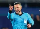  ??  ?? Damir Skovina awards a penalty to Manchester United after a VAR review